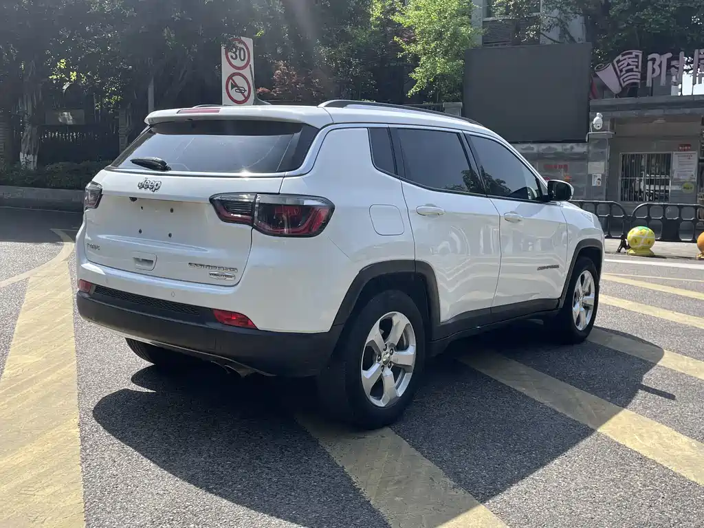Jeep Compass 2019 — фото 12