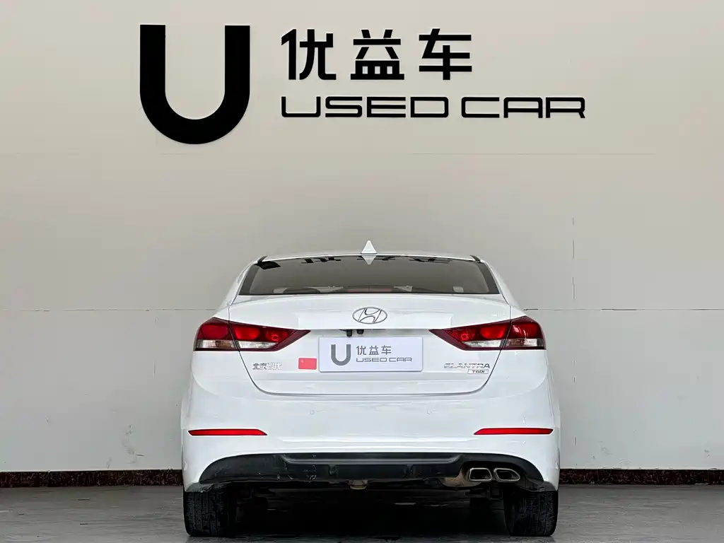 Hyundai Elantra 2019 — фото 8
