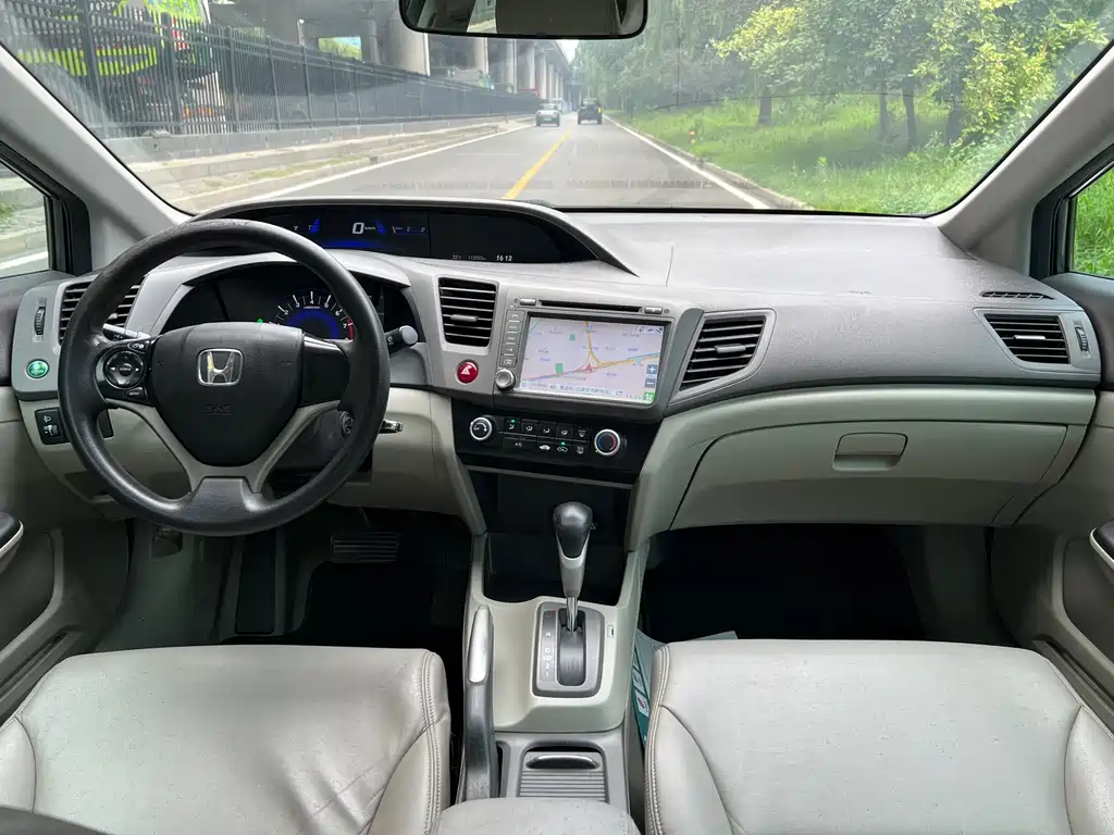 Honda Civic 2013 — фото 10