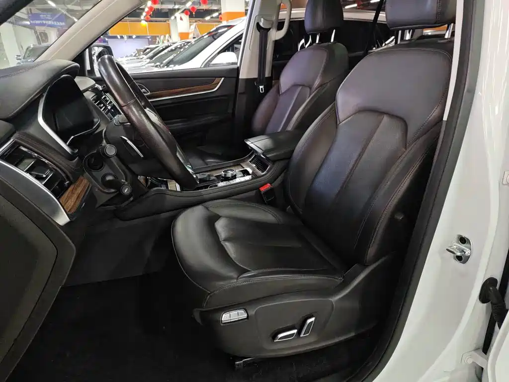 Roewe RX8 2018 — фото 15