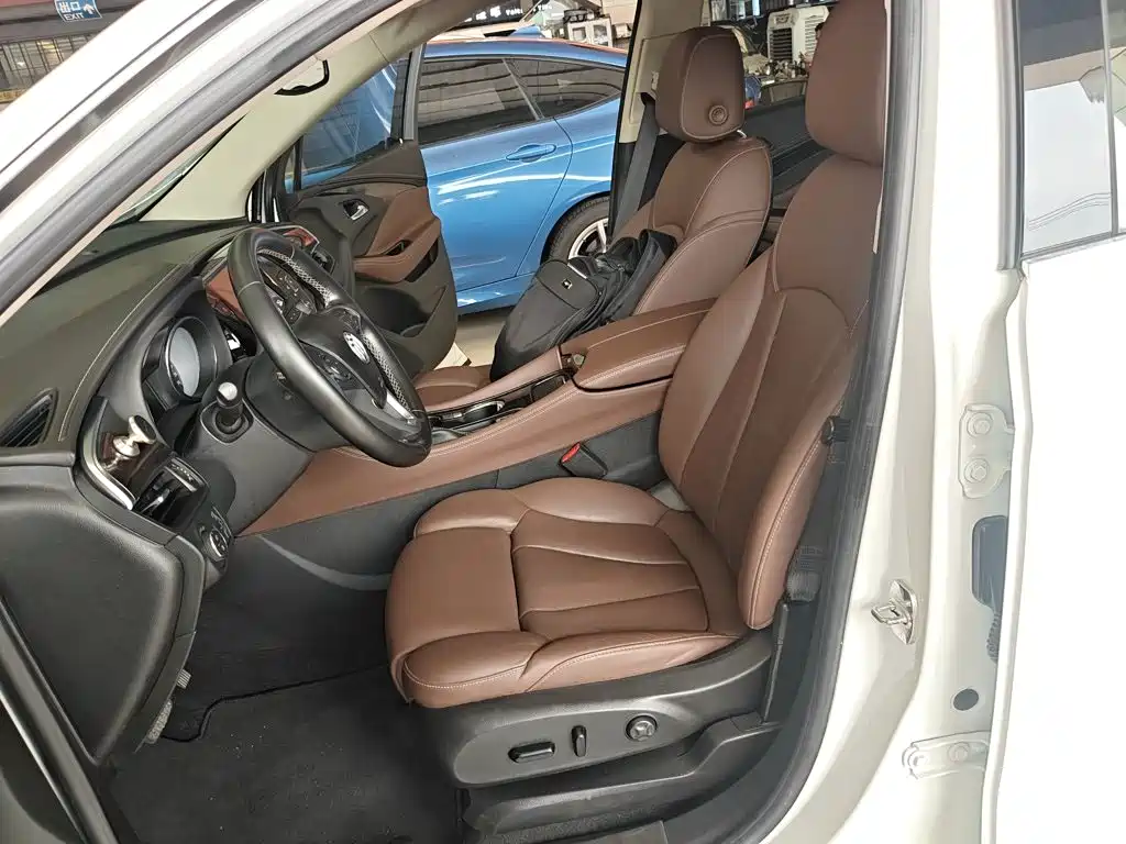 Buick Envision Plus 2017 — фото 11