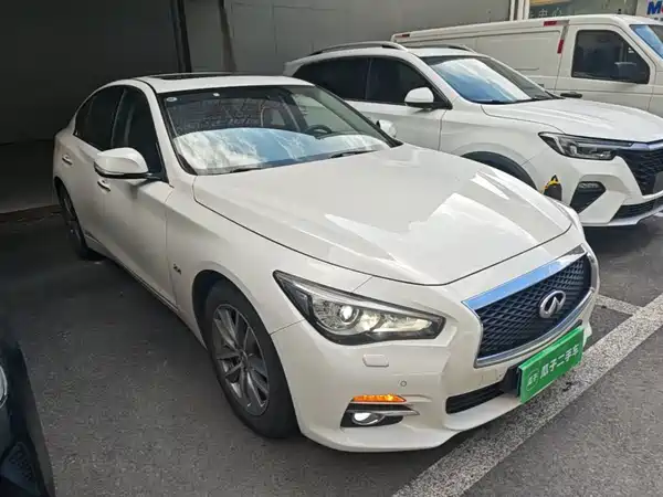 Infiniti Q50 2014