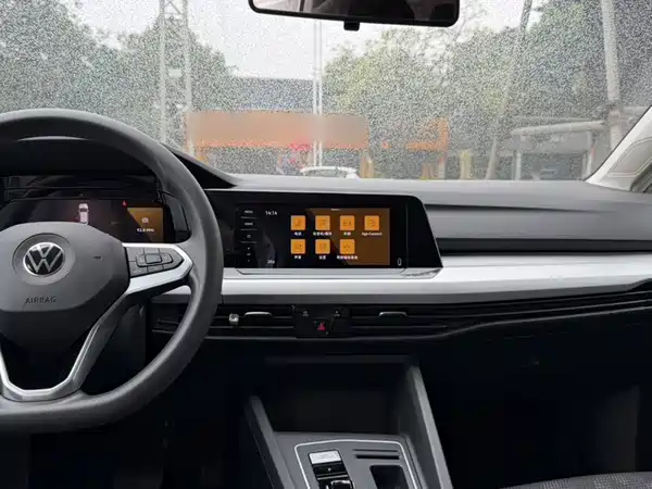 Volkswagen Golf 2021
