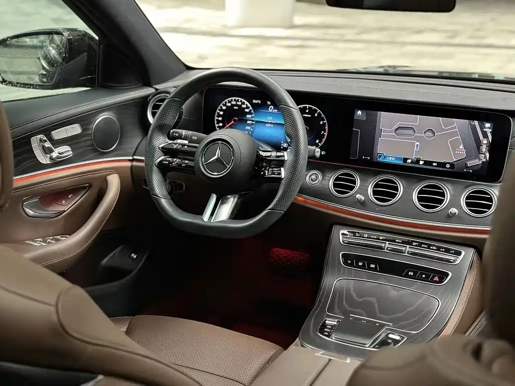 Mercedes-Benz E-Class 2022 — фото 16