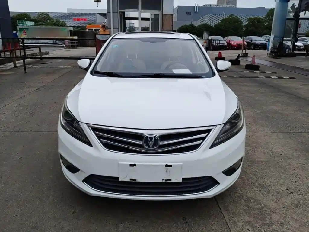 Changan Eado 2016 — фото 3