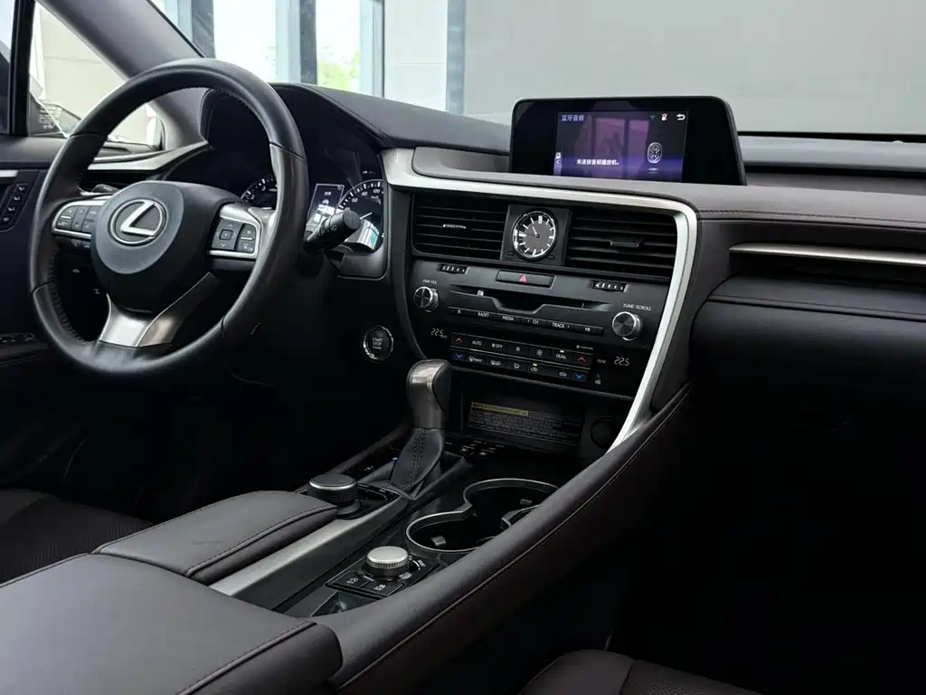 Lexus RX 2019 — фото 10