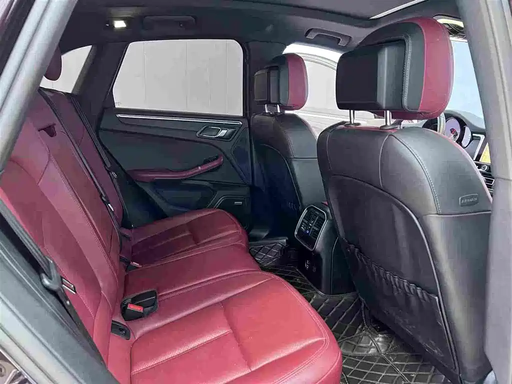Porsche Macan 2023 — фото 11