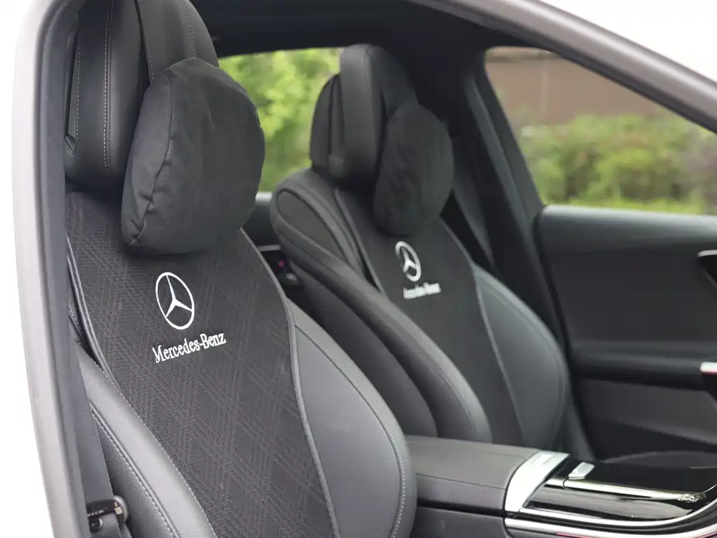 Mercedes-Benz C-Class 2024 — фото 39