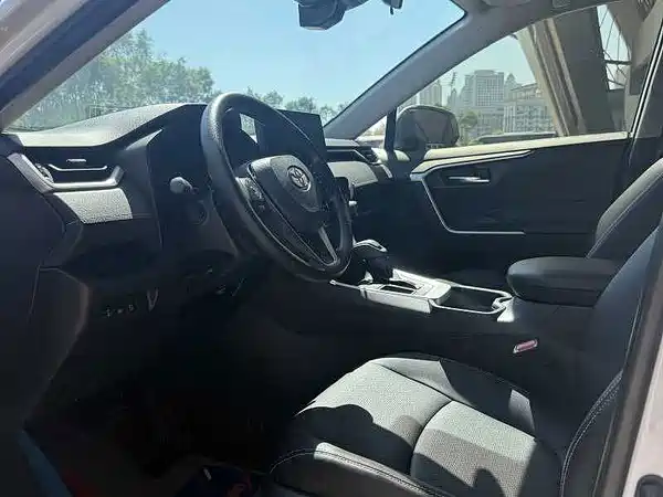 Toyota RAV4 2024