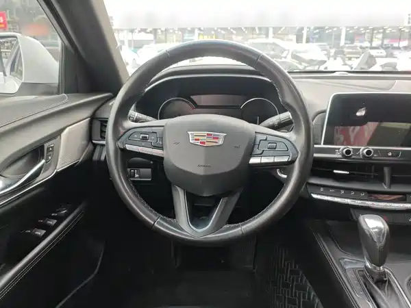 Cadillac CT4 2021