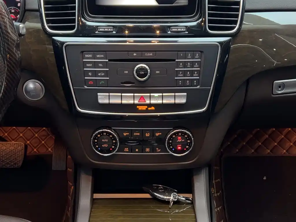 Mercedes-Benz GLS 2018 — фото 14