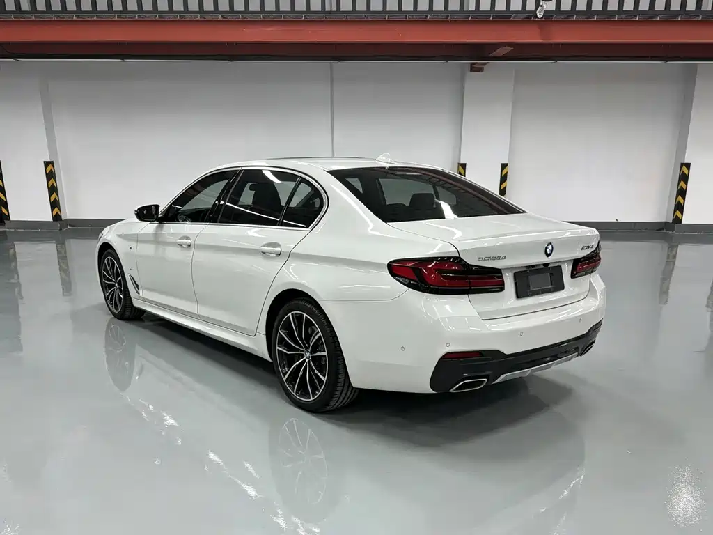 BMW 5 Series 2023 — фото 14