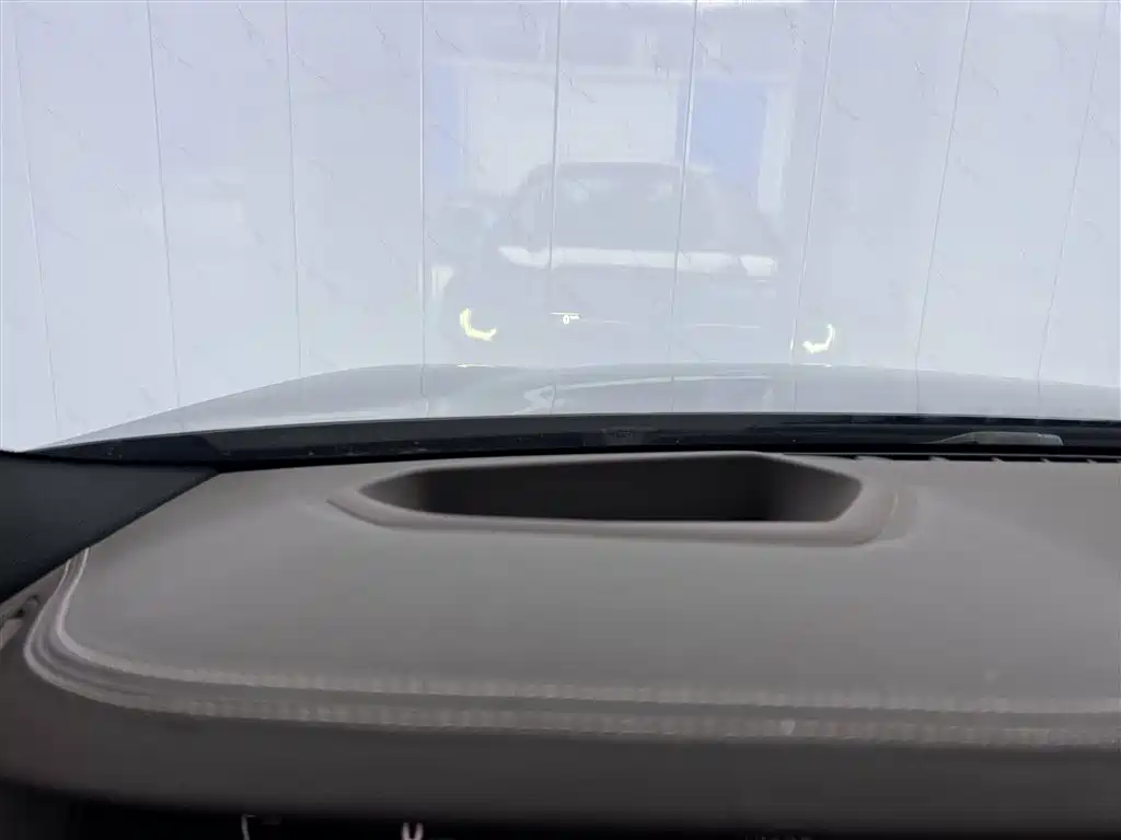 BMW 5 Series 2019 — фото 16