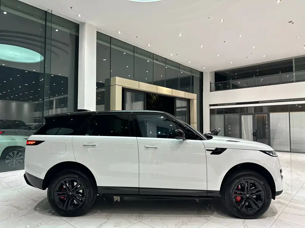 Land Rover Sport 2023 — фото 13