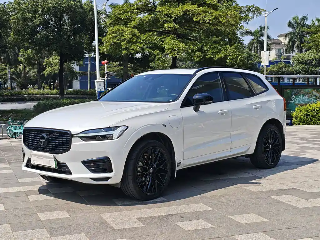 Volvo XC60 Plug-In Hybrid 2021