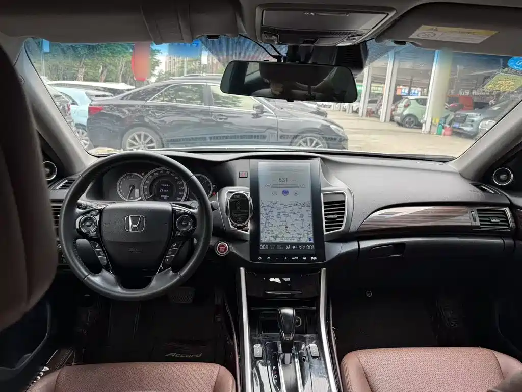 Honda Accord 2016 — фото 12