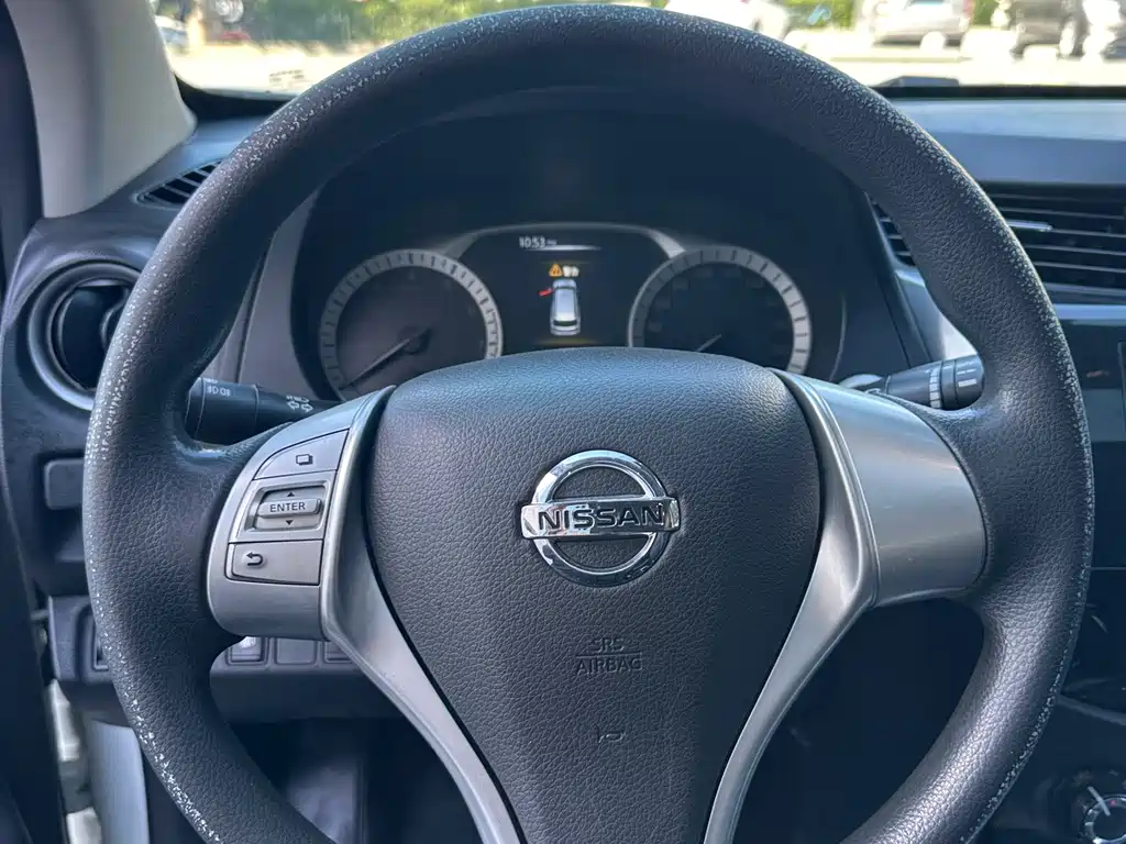 Nissan Terra 2018 — фото 10