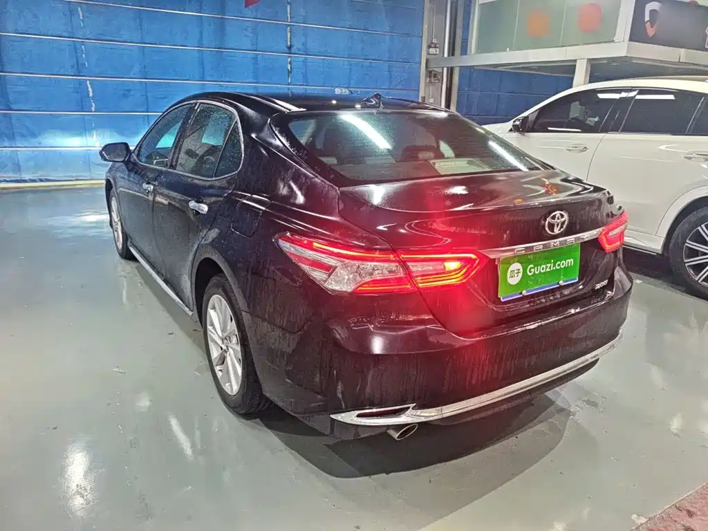 Toyota Camry 2023 — фото 23