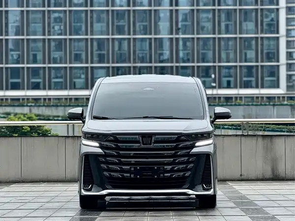 Toyota Vellfire 2024