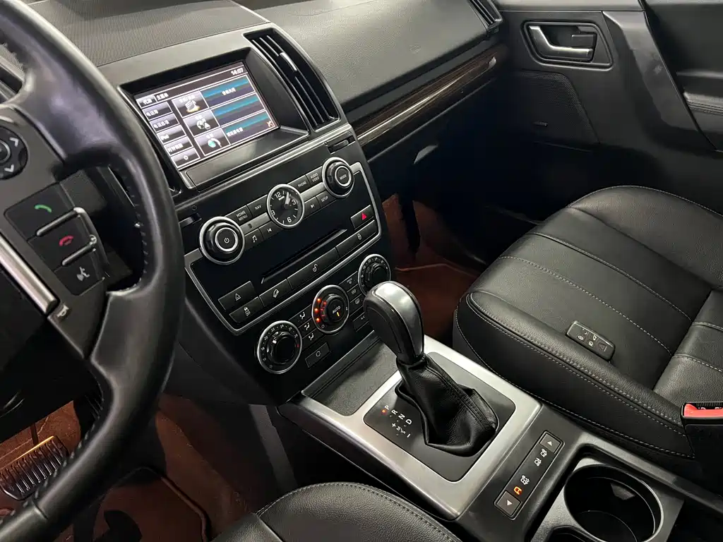 Land Rover Freelander 2 2014 — фото 11