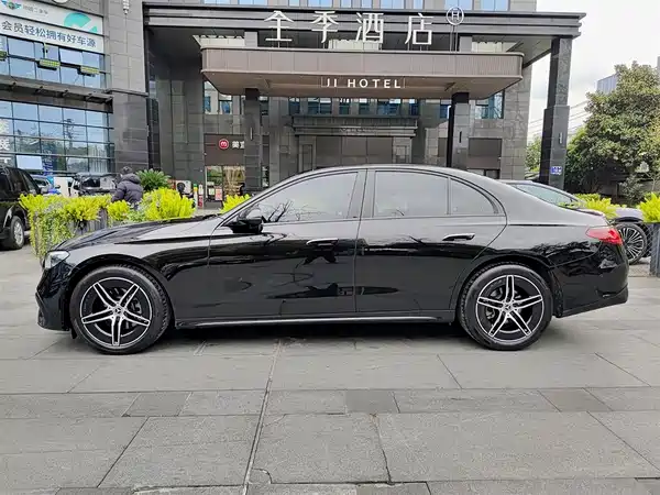 Mercedes-Benz E-Class 2025