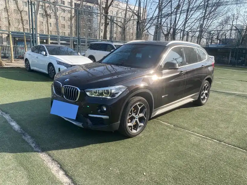 BMW X1 2018 — фото 1