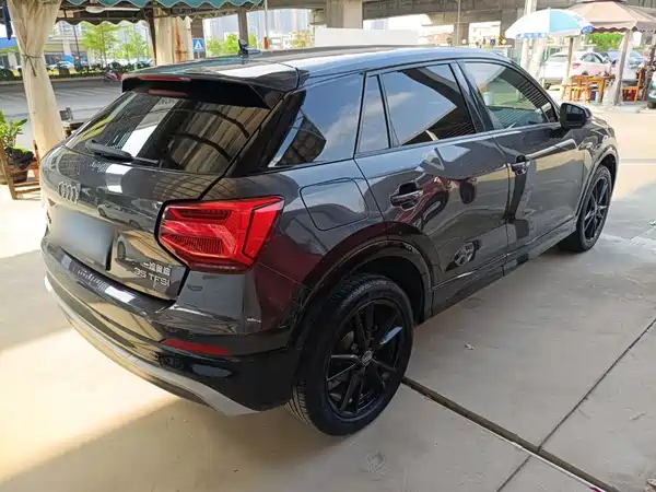 Audi Q2L 2020