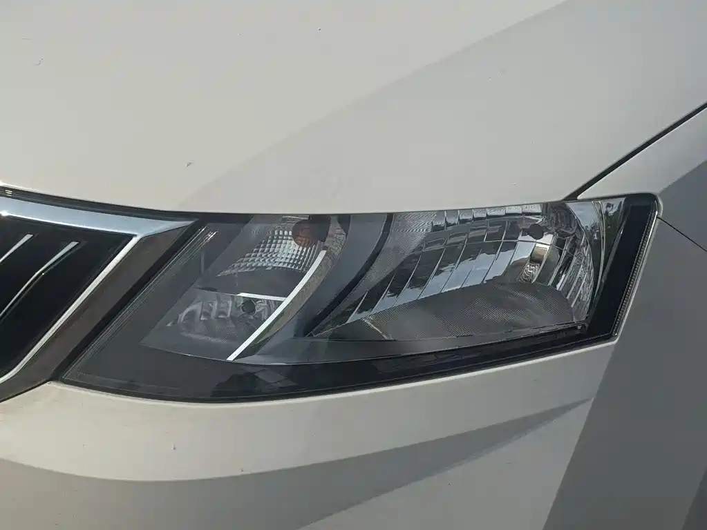 Skoda Rapid 2018 — фото 8