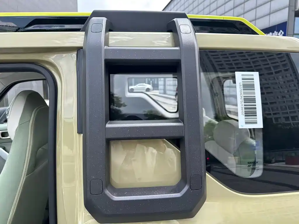 Geely Galaxy Panda 2025 — фото 16
