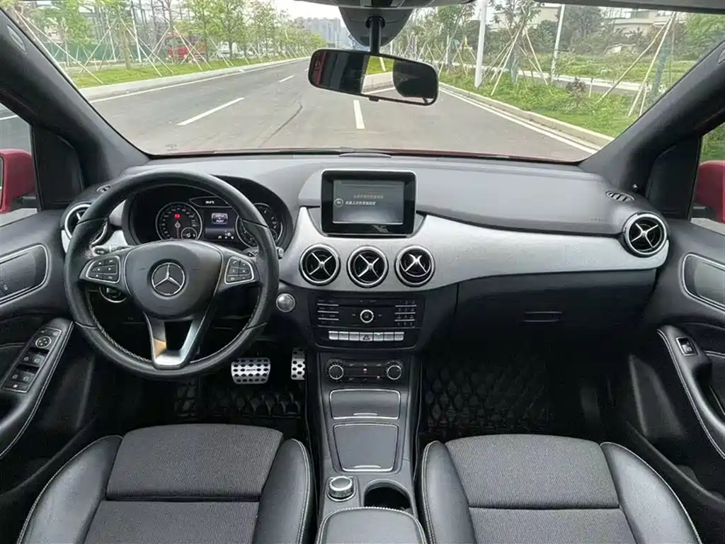 Mercedes-Benz B-Class 2016 — фото 15