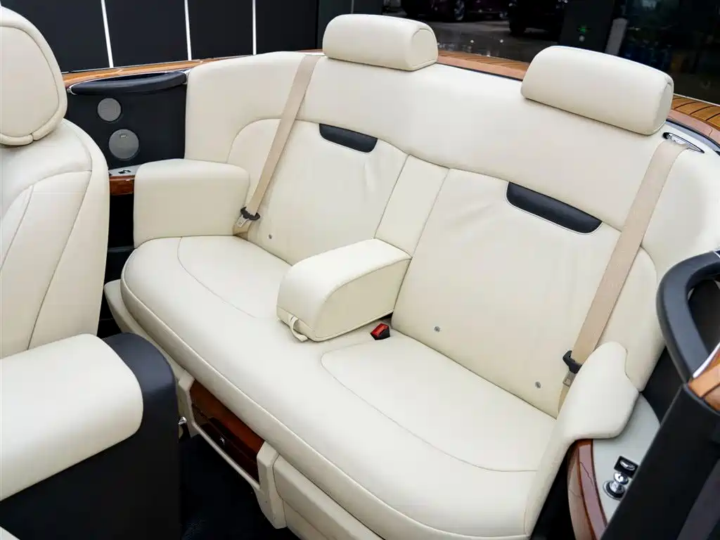 Rolls-Royce Phantom 2009 — фото 10