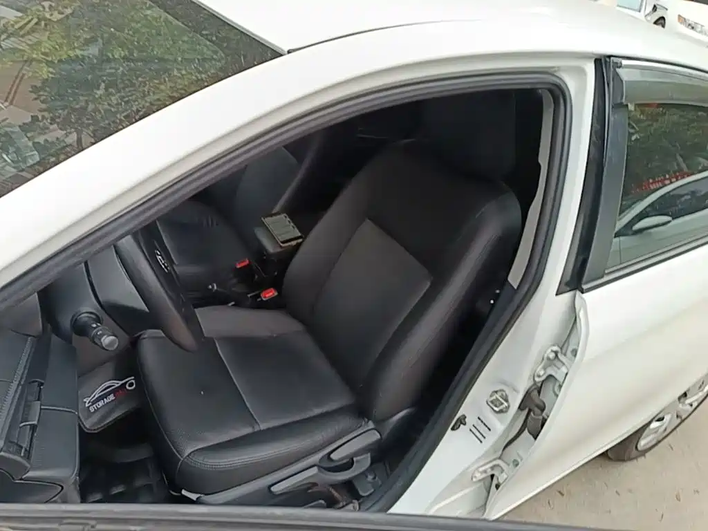Toyota Yaris L 2018 — фото 15