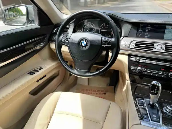 BMW 7 Series 2011
