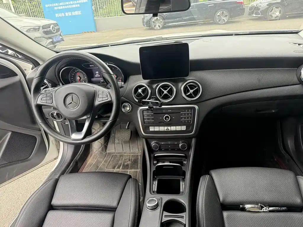 Mercedes-Benz GLA 2017 — фото 6