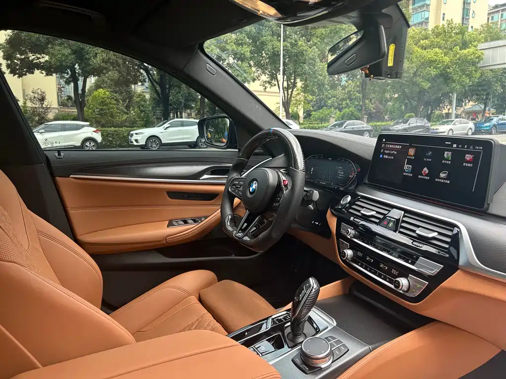 BMW 5 Series 2023 — фото 14