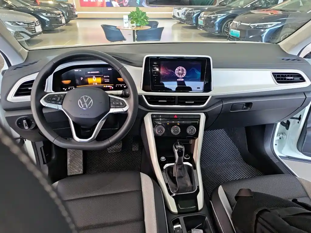 Volkswagen T-Roc 2024 — фото 10