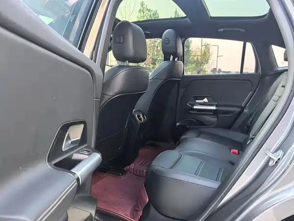 Mercedes-Benz EQA 2024