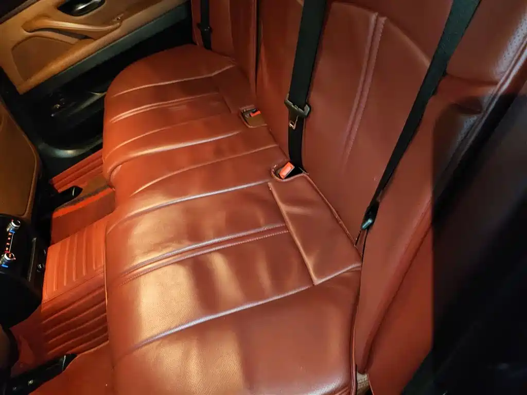 BMW 5 Series 2015 — фото 15