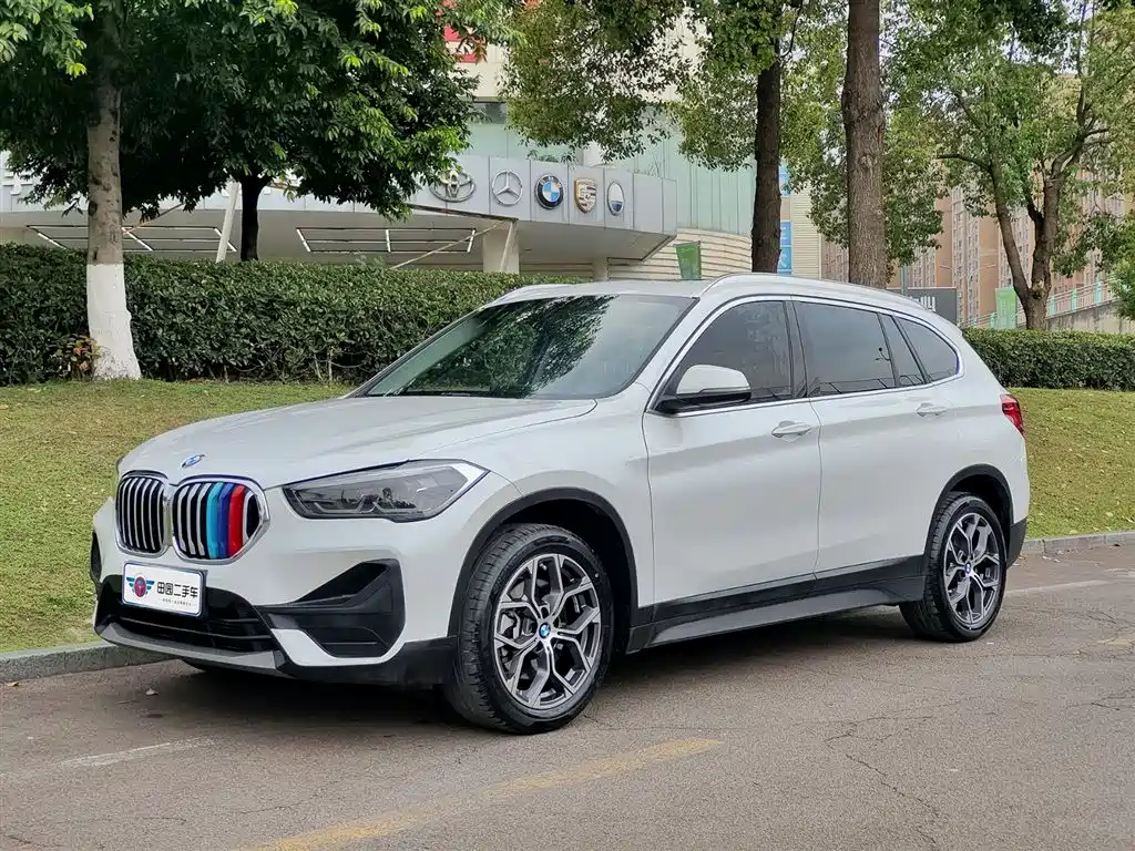BMW X1 2022 — фото 1