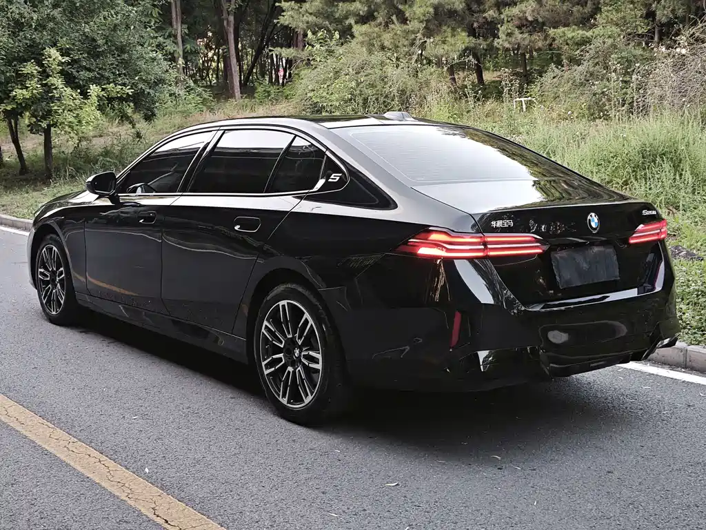 BMW 5 Series 2025
