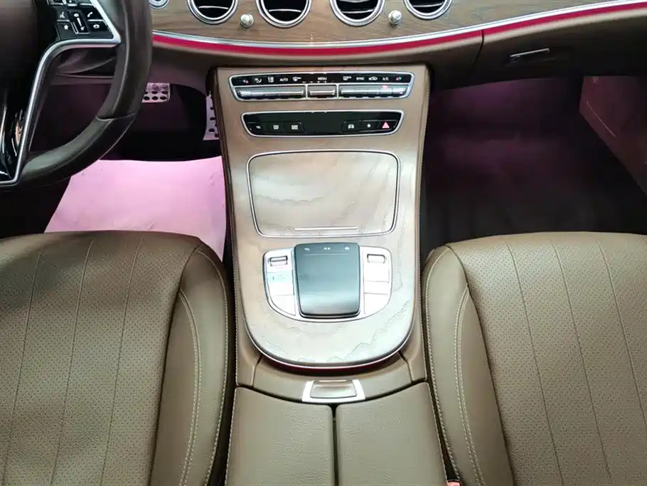 Mercedes-Benz E-Class 2023 — фото 14