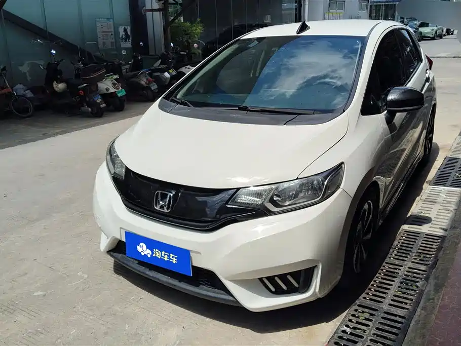 Honda Fit 2016 — фото 1