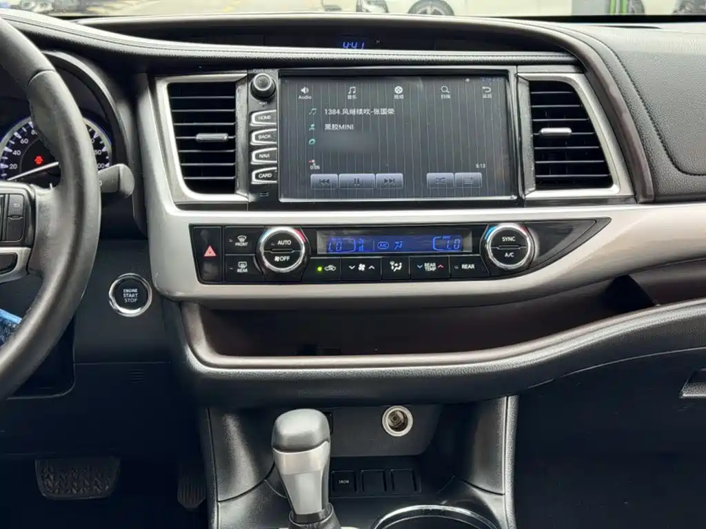Toyota Highlander 2015 — фото 13