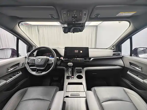 Toyota Sienna 2024