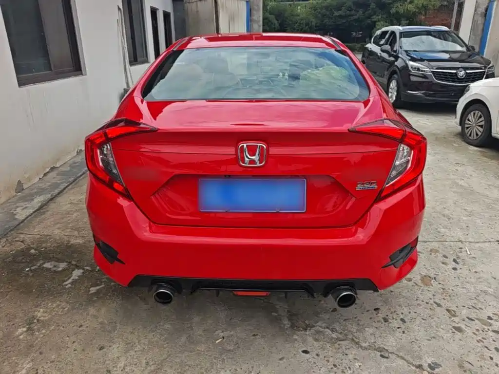 Honda Civic 2018 — фото 6