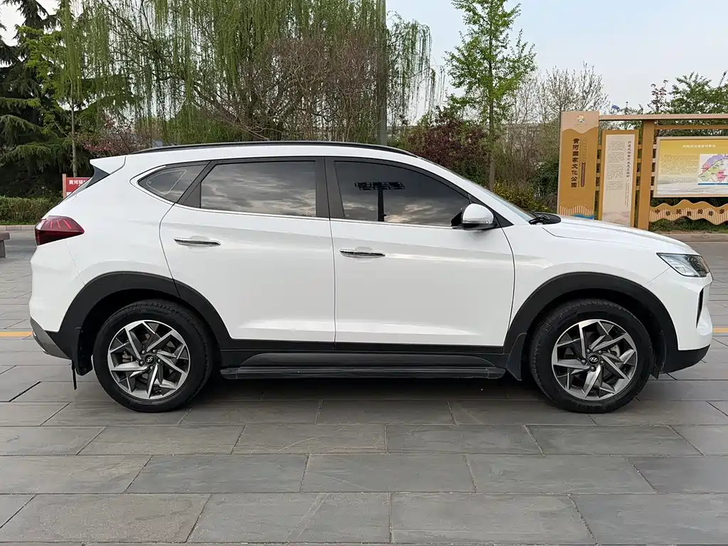 Hyundai Tucson 2019 — фото 8