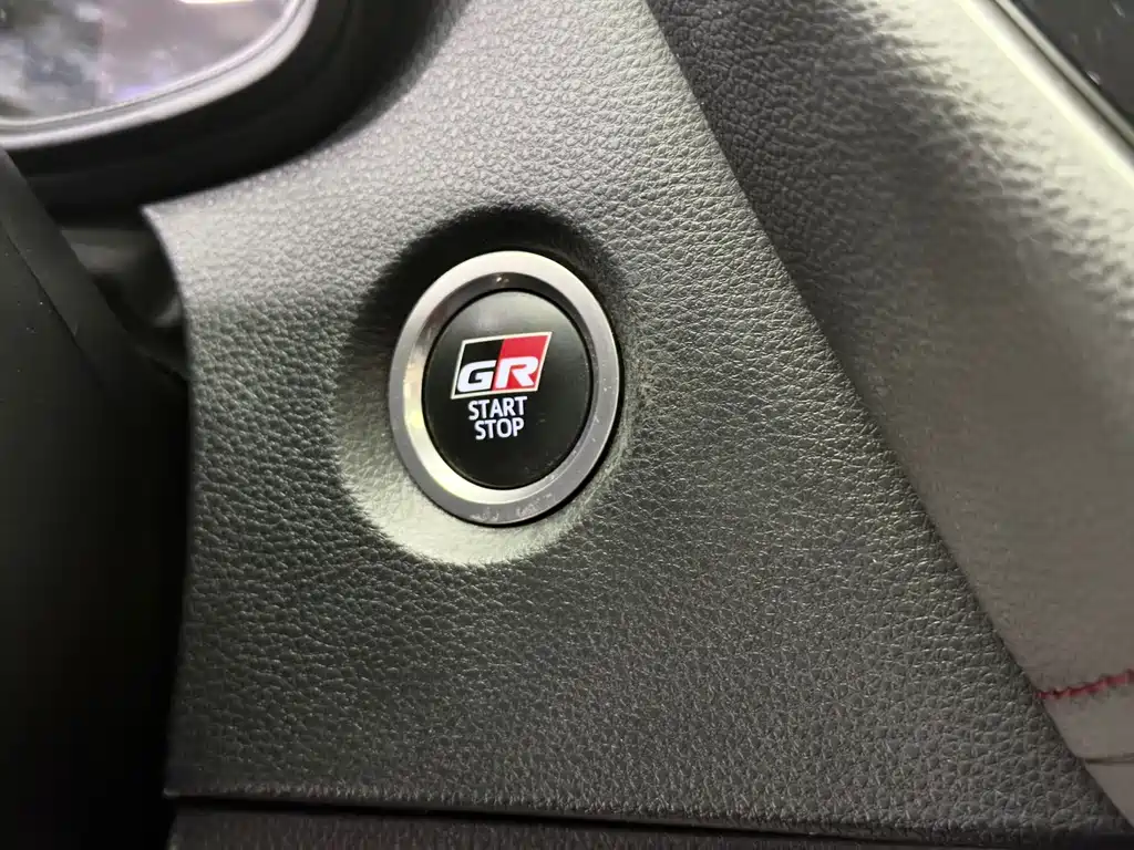 Toyota Corolla 2022 — фото 10