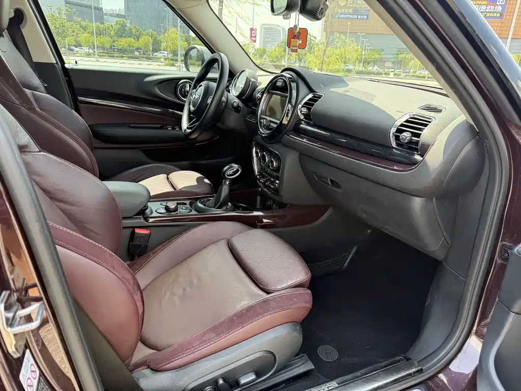 MINI Clubman 2018 — фото 10