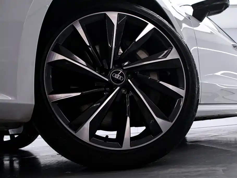 Audi A7L 2025 — фото 16