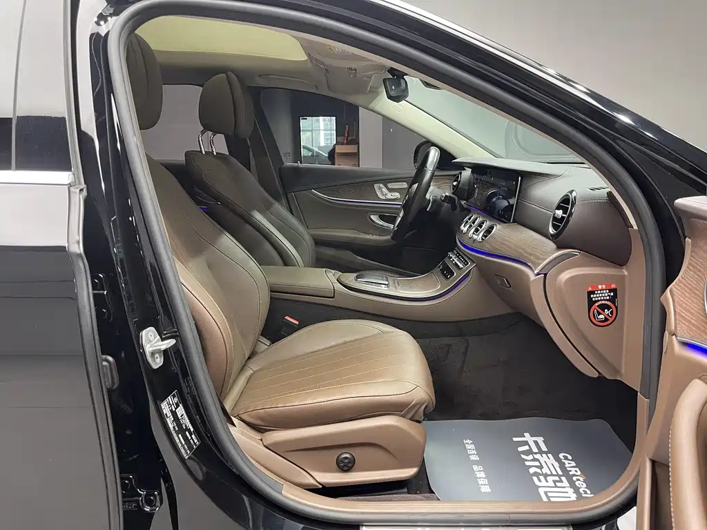 Mercedes-Benz E-Class 2022 — фото 30